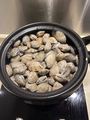 在粉丝上铺好花甲