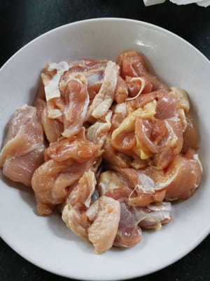 然後醃製，靜置20分鐘