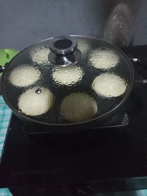 Coprite e fate cuocere per 15 minuti, 15 minuti per una cottura, amici miei, qui ci ho messo 30 minuti perché l'ho cotto due volte.