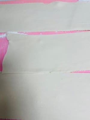 擀成薄长方形面片，我比较懒，用压面机了。