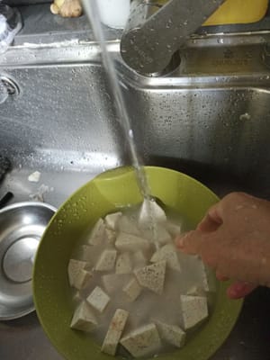 Lavare nuovamente dopo il taglio, scolare