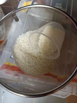 tazza piena di riso