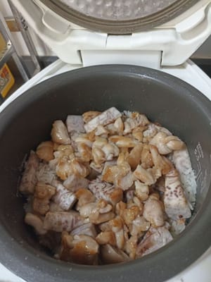 Questo avviene dopo che il riso è stato cotto per qualche minuto, sì