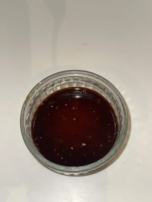 將所有調味品混合在一起，製成醬汁
