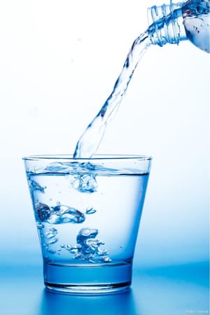200 g de agua