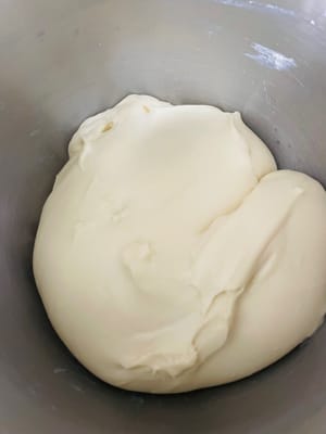 28℃ environment + moisturizing (cover with a wet towel/put in a sealed box), wait for the dough to expand to twice its size.