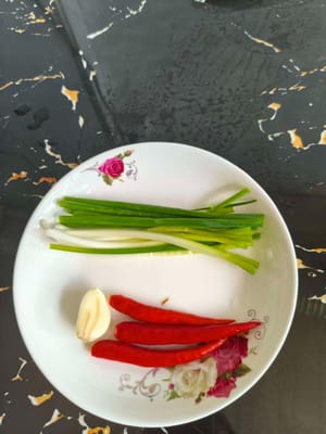 15 g de cebolla, ajo y chile.