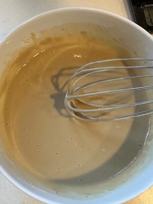 ผสมให้เข้ากันจนได้เนื้อเนียน ไม่มีก้อน