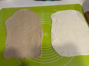 เช่นเดียวกัน ให้ทำแบบเดียวกันกับแป้งสีน้ำตาล พยายามทำให้มีขนาดเท่ากับแป้งสีขาว