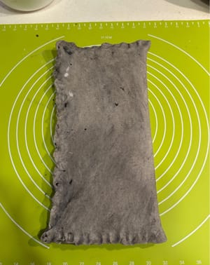 뒤집어서 가장자리를 잘 익혀주세요.