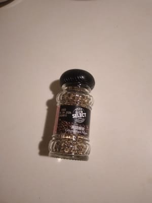 コショウまたは黒コショウ