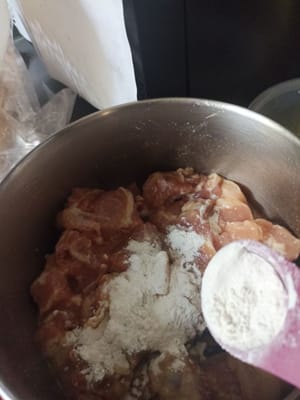 aggiungere 2 cucchiai di farina di grano