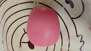 Uleni hingga menjadi adonan yang halus.