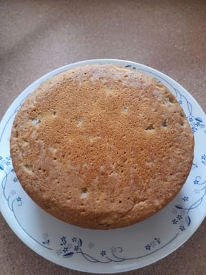 Pastel de plátano al vapor listo para servir