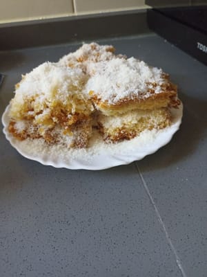 Geriebener Maniokkuchen