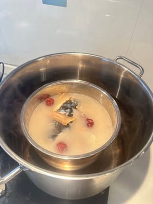 水开，炖三小时，中大火。