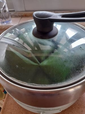Add the nagasari, steam the nagasari for ±25 minutes until cooked.