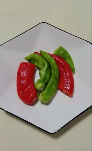 4 green and red peppers