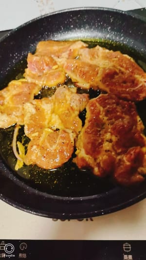 냄비에 붙지 않도록 젓가락을 계속 움직여주세요.