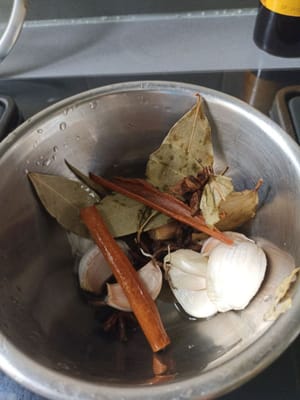 把所有炒香料洗净