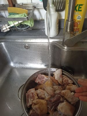 洗净猪脚