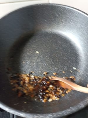 Tambahkan 1/4 tsp oyster sauce