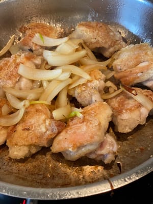 Para quienes no comen cerdo, también cociné trozos de pollo de la misma manera.