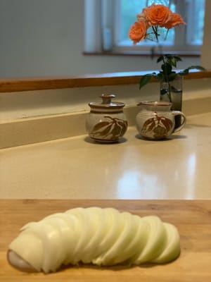 半顆洋蔥，煎一下