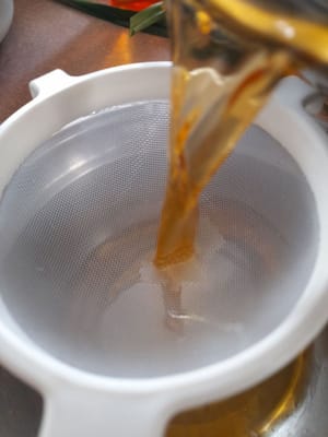然後過濾，等到冷卻。