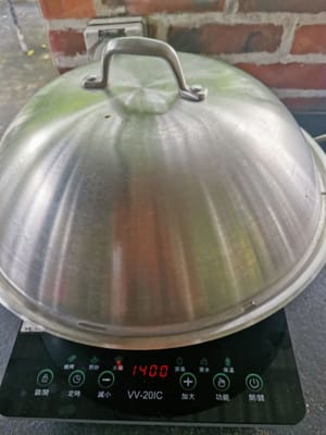 그런 다음 뚜껑을 덮고 10분간 찌세요.