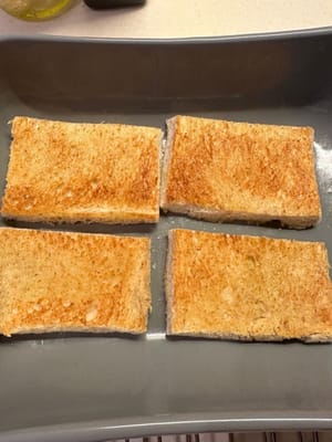 Enfourner à 180 °C pendant 5 minutes de chaque côté.