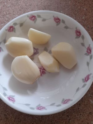 garlic cloves (mashed)