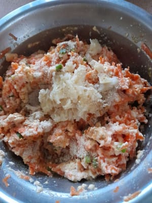 Add ground spices (garlic, salt, pepper powder and stock powder) and stir until well mixed.