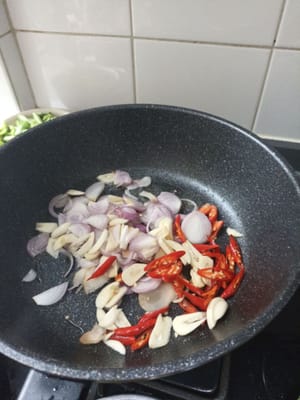 Faire revenir toutes les épices
