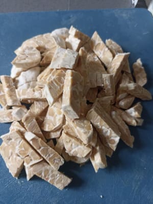 Coupez le tempeh
