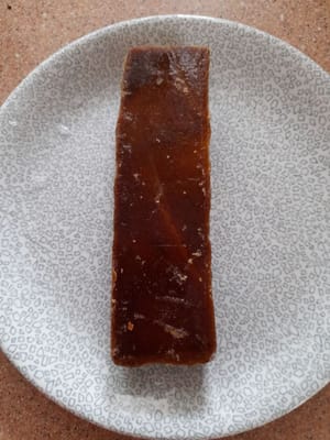 zucchero semolato, 100 g di zucchero di canna