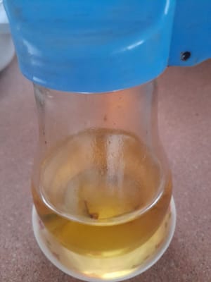 Olio da cucina per ungere le foglie