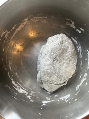 Uleni selama kurang lebih 5 menit hingga adonan halus. Diamkan sebentar.