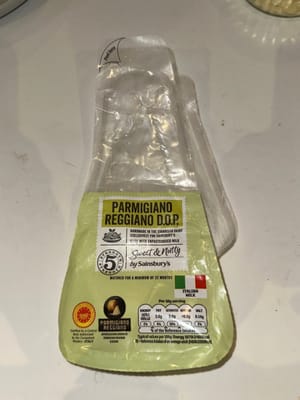 磨碎的帕瑪森乾酪