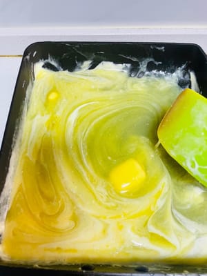 有溫度計的就準備溫度計,冇溫度計,得先準備一碗冷水。