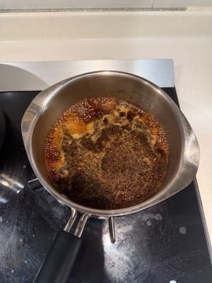 中火煮至沸騰，然後轉細火煮兩分鐘