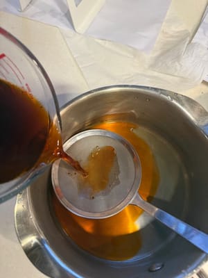 再用細網過濾茶葉