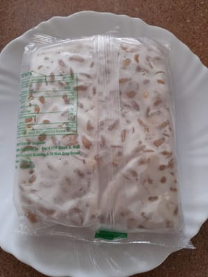 テンペボード250gを薄くスライスし、完全に乾くまで揚げる