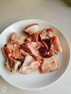 300g frische Schweinerippchen