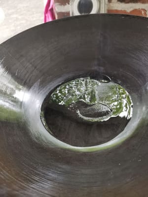 preparare una padella, versare l'olio, aspettare che sia caldo