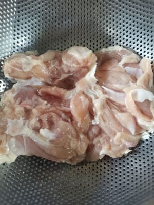 gr Hähnchenschenkelfleisch ohne Knochen