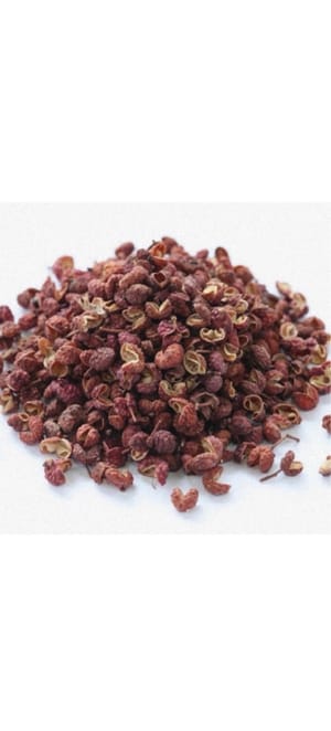 Sbollentare 20 gusci di pepe essiccato.