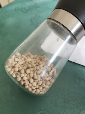 พริกไทยเล็กน้อย