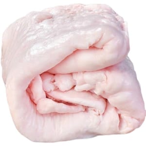 选对原料：用猪板油（猪腹腔内的脂肪），油脂纯净、腥味轻，比肥肉出油更白。