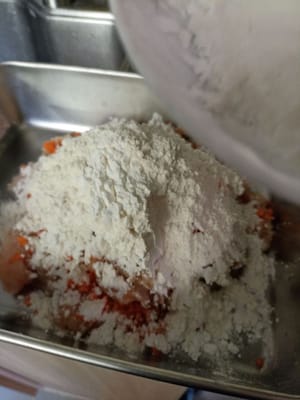 32 g Weizenmehl hinzufügen